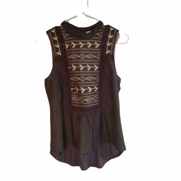 Tiny Woman's Embroidered Top   - Picture 1 of 14